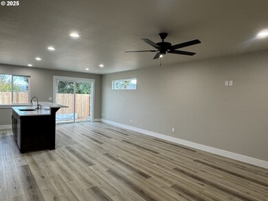 220 Miller St, Sutherlin, OR 97479 - photo 5