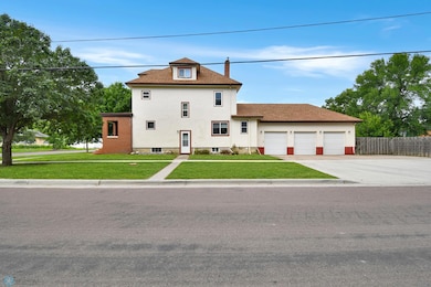51 6th Ave N, Fargo, ND 58102 - photo 2