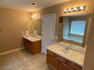 711 Broderick Cir, Warner Robins, GA 31088 - photo 6