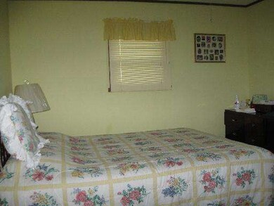 19 Austin Ave, Carpentersville, IL 60110 - photo 6