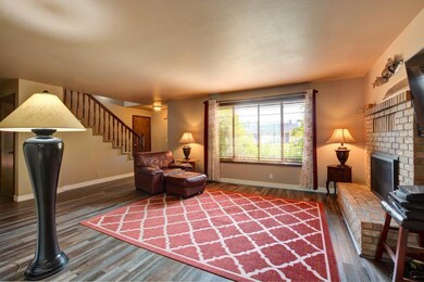 900 Pittview Ct, Central Point, OR 97502 - photo 3