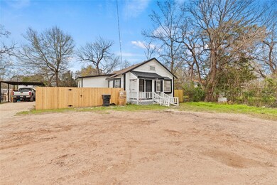 736 W Rittenhouse Rd, Houston, TX 77091 - photo 2