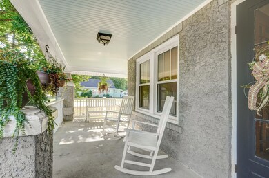 559 E Pleasant St-6
