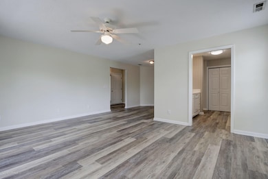 904 Litchfield Way Unit E-large-006-7-30
