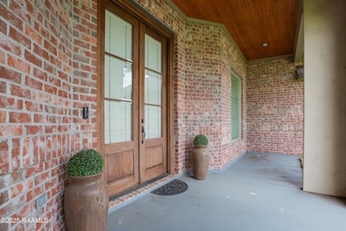 Front Porch & Entrance