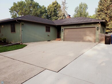 Double Garage & Xtra Driveway