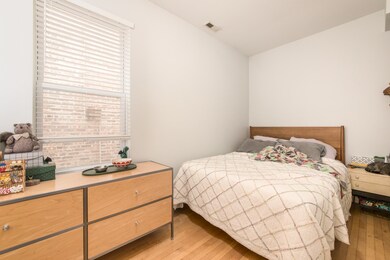 3080 N Davlin Ct, Chicago, IL 60618 - photo 4