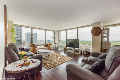 Edgewater Plaza Condominiums unit 1815, Chicago, IL 60640 - photo 5