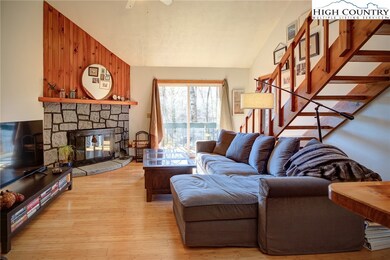 157 S Slope Loop unit M3, Banner Elk, NC 28604 - photo 2