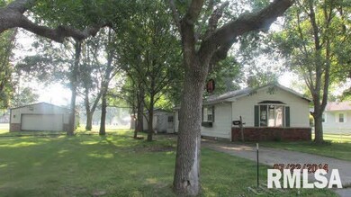 104 S Shaw St, Harrisburg, IL 62946 - photo 5