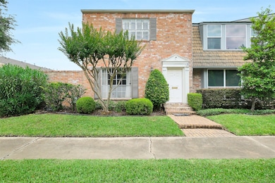 Welcome to 1321 Fountain View Unit 131!