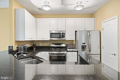 1732 Kingsgate Ct, Alexandria, VA 22302 - photo 7