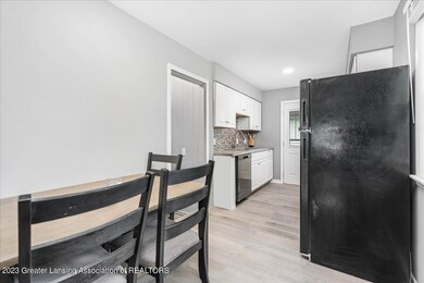 545 W Rouse St, Lansing, MI 48910 - photo 6