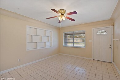 15 'x 2' Living Room w/COVED CEILINGS