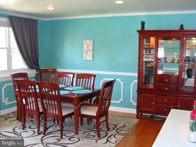 809 Geis Cir, Glen Burnie, MD 21061 - photo 5