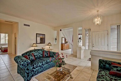 05 - Living Room