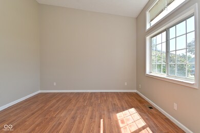 8454 Saxon Ct, Columbus, IN 47201 - photo 3