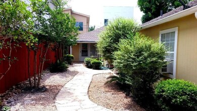 870 E 25th St, Houston, TX 77009 - photo 7