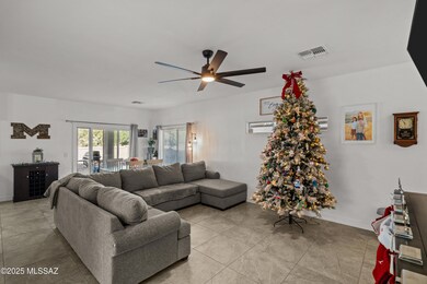 147 E Calle Puente Azul, Sahuarita, AZ 85629 - photo 2