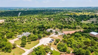 209 Bluff Creek Ct, Weatherford, TX 76087 - photo 2