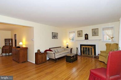 128 Springside Dr, Lutherville Timonium, MD 21093 - photo 3