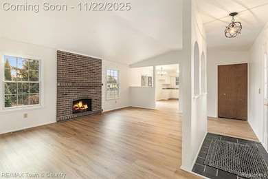 538 Autumn Dr, Flushing, MI 48433 - photo 4