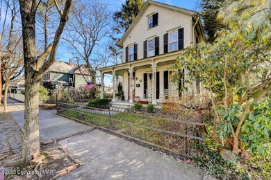 721 Scott St, Stroudsburg, PA 18360 - photo 3