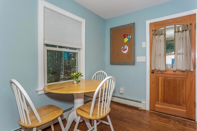 008-Dining_Area-1238202-large