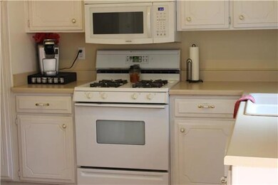 524 S Adams St, Raymore, MO 64083 - photo 5