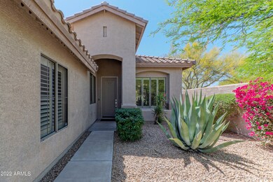 7707 East-002-001-Entryway-MLS_Size