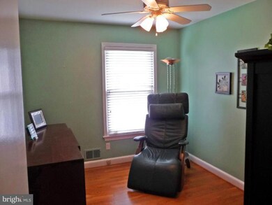 2216 Lida Ct, Alexandria, VA 22306 - photo 5