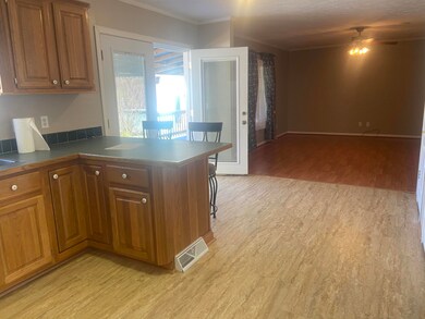 205 N 3rd St, Watauga, TN 37694 - photo 7