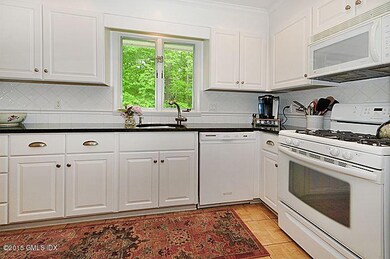 8 Windsor Ln, Cos Cob, CT 06807 - photo 2