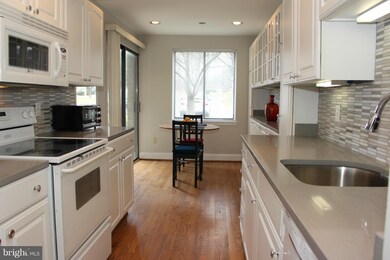 Treebrooke unit 112, Oakton, VA 22124 - photo 3