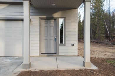 51328 Evans - Front Door