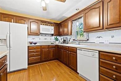 9323 Mullen Rd, Lenexa, KS 66215 - photo 6