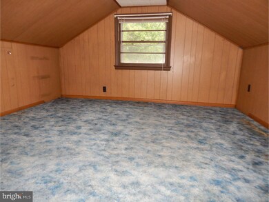 1025 Riverside Dr, Pottstown, PA 19465 - photo 5