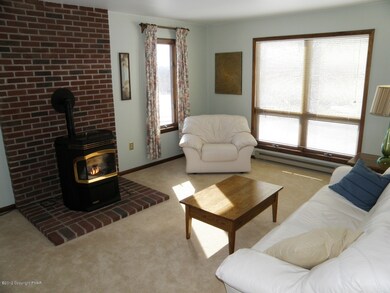 6552 Kings Hwy S, Zionsville, PA 18092 - photo 5