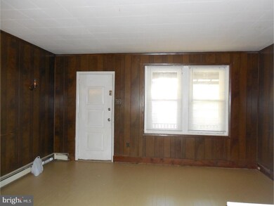 241 Union Aly, Pottstown, PA 19464 - photo 2