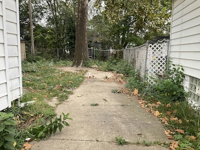 13558 Pinehurst St, Detroit, MI 48238 - photo 2