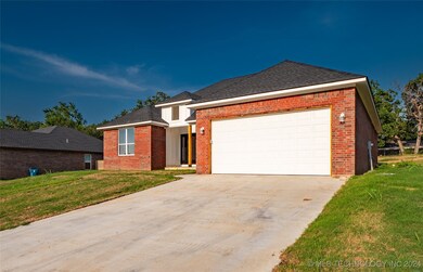 2008 Whipporwill Ave, McAlester, OK 74501 - photo 4