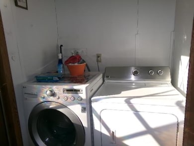 206 Viola Dr, Freeport, IL 61032 - photo 7