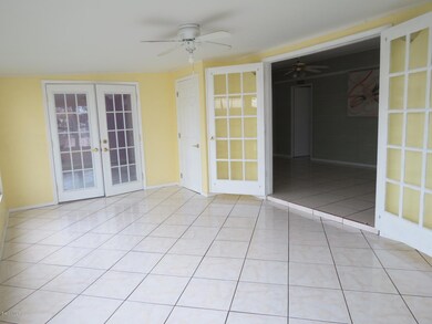 499 Dolphin Cir 067
