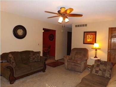 Great 3 bedroom 2 bath and 2 car garage with a fin
