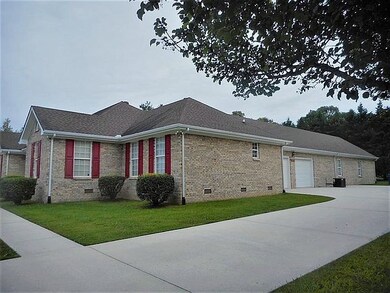 261 Regalwood Dr, Manchester, TN 37355 - photo 2