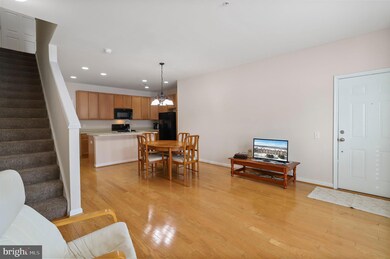 42827 Burrell Square, Ashburn, VA 20147 - photo 2