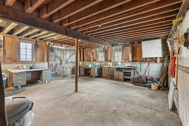 N8573 Hwy 104, Brooklyn, WI 53521 - photo 6