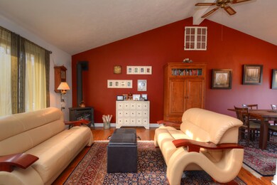 52 Lake Shore Dr, Carpentersville, IL 60110 - photo 3