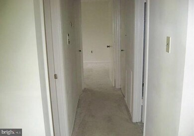 1954 Kennedy Dr unit 203, McLean, VA 22102 - photo 3