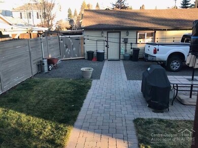 1004 NW Columbia St, Bend, OR 97701 - photo 7